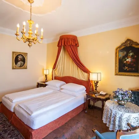 ゼーホテル ポルチア 4* Pörtschach am Wörthersee