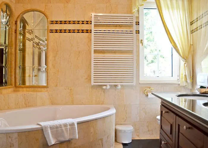 Otel Seehotel Porcia Pörtschach am Wörthersee